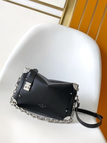 TÚI XÁCH UNISEX LV SIDE TRUNK – DA BÒ MỀM, KHÓA S-LOCK, DÂY XÍCH KIM LOẠI BÓNG