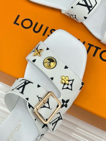 DÉP NỮ L V FRAME FLAT MONOGRAM CANVAS KHÓA KIM LOẠI – PHOM VUÔNG ĐẾ BỆT