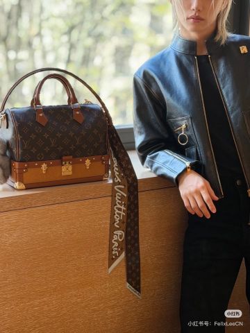 TÚI XÁCH NAM NỮ L V* SPEEDY BANDOULIÈRE 30 OUT OF THE TRUNK PHỐI MONOGRAM – FORM RƯƠNG CỔ ĐIỂN