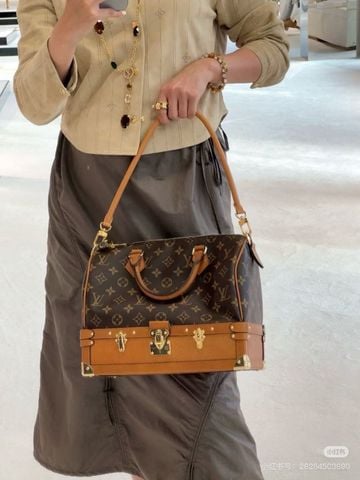 TÚI XÁCH NAM NỮ L V* SPEEDY BANDOULIÈRE 30 OUT OF THE TRUNK PHỐI MONOGRAM – FORM RƯƠNG CỔ ĐIỂN