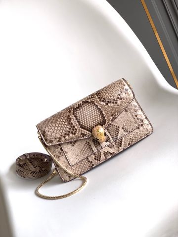 TÚI ĐEO CHÉO NỮ B V SERPENTI FOREVER SMALL DA TRĂN VẼ MÀU THỦ CÔNG