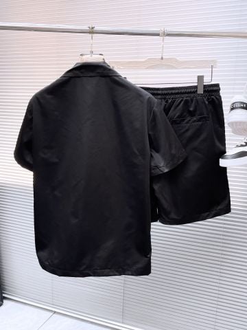 BỘ SHORT NAM P R RE-NYLON NYLON KỸ THUẬT BÓNG MỜ, ÁO SƠ MI TAY NGẮN CỔ BOWLING + QUẦN SHORT LOGO TAM GIÁC