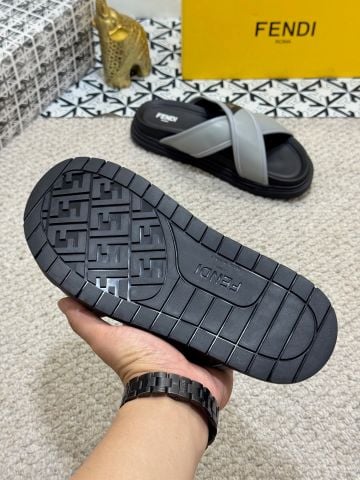 DÉP NAM FND QUAI CHÉO SIGNATURE MONOGRAM – FORM GỌN GÀNG, ÊM CHÂN, LÊN ĐỒ CỰC