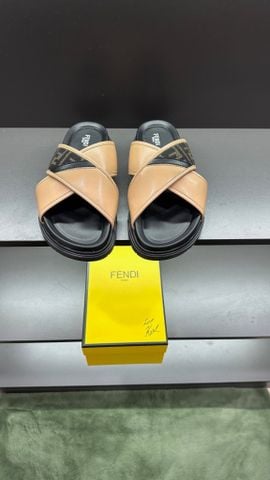 DÉP SANDAL NAM FND DÂY CHÉO HỌA TIẾT FF – FORM GỌN SANG, ĐẾ DÀY ÊM