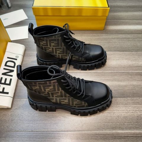 BOOT NAM FND CANVAS MONOGRAM PHỐI DA BÊ NAPPA – ĐẾ TPU SIÊU NHẸ, FORM CHIẾN BINH SANG TRỌNG