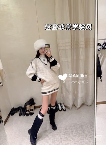 ÁO LEN NỮ CN DÁNG V-NECK DỆT GÂN DỌC