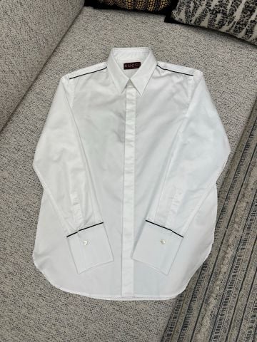 ÁO SƠ MI NAM GC THIẾT KẾ VIỀN TƯƠNG PHẢN TINH GỌN – DÁNG CỔ BẺ SẮC NÉT