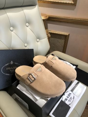 GIÀY SỤC NAM P R DA BÊ SUEDE TRIANGLE LOGO