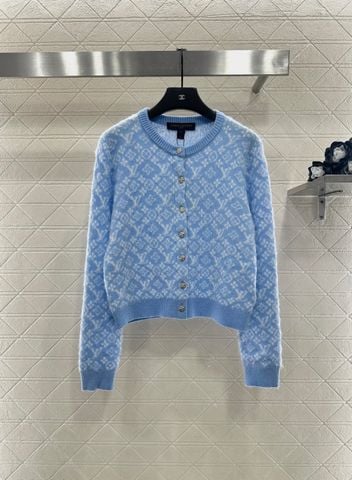 CARDIGAN LEN NỮ L V JACQUARD HỌA TIẾT BỐN LÁ & CHỮ KÝ