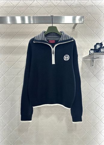 ÁO LEN UNISEX GC CỔ POLO KHOÁ NỬA – BIỂU TƯỢNG GG THÊU NỔI, FORM ĐẸP SANG TRỌNG