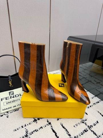 BOOTS NỮ F ARCO DA LƯƠN BIỂN PHỐI DA BÒ GHÉP MẢNG HÌNH HỌC, GÓT ARCO ĐIÊU KHẮC
