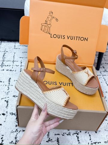 SANDAL CAO GÓT NỮ L V DÒNG LV ISOLA WEDGE ESPADRILLE ĐẾ DÂY THỪNG 8.5CM QUAI CANVAS MONOGRAM THANH LỊCH