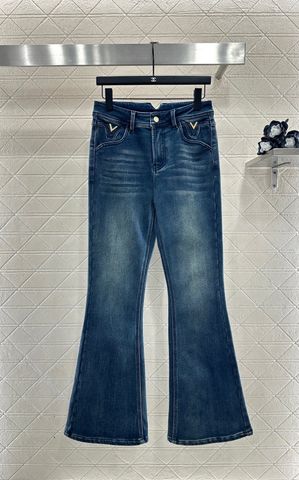 QUẦN JEANS NỮ VLTN DÁNG CẠP CAO MICRO-FLARE “TÔN DÁNG CHÂN DÀI” – WASH CỔ ĐIỂN