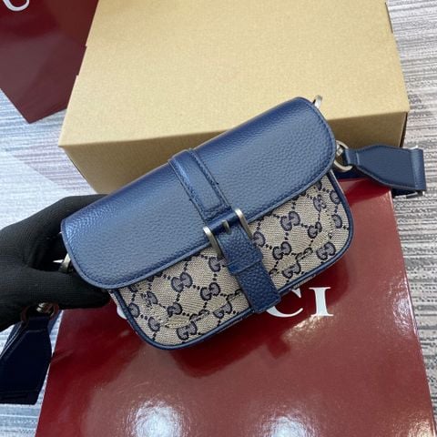 Túi nam GUCC* pha trộn giữa chất liệu canvas GG cổ điển và da sần xanh navy cao cấp
