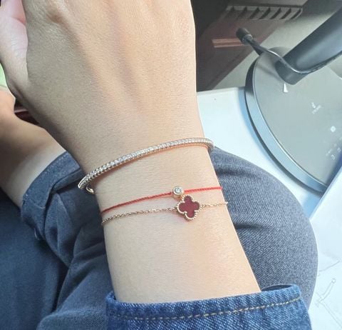 Vòng tay nữ Cartier*  – Thanh lịch & Lấp lánh