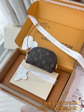 VÍ NỮ LV* COSMETIC PURSE MONOGRAM MINI CHARM PHOM VỎ SÒ NHỎ XINH