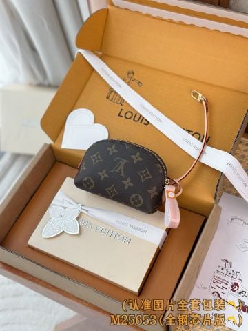 VÍ NỮ LV* COSMETIC PURSE MONOGRAM MINI CHARM PHOM VỎ SÒ NHỎ XINH