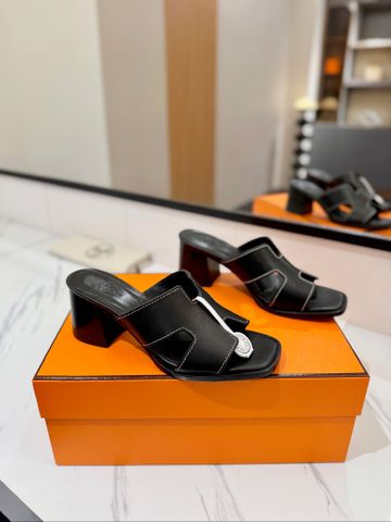 DÉP NỮ GÓT VUÔNG 7CM H M DÒNG OASIS CẮT H BIỂU TƯỢNG PHOM MULE THANH LỊCH