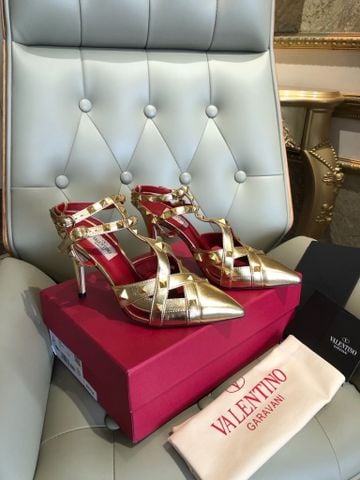 GIÀY CAO GÓT  VLTN 9,5cm DÁNG MŨI NHỌN ROCKSTUD QUAI ĐAN CHỮ X TÔN DÁNG SANG SẮC