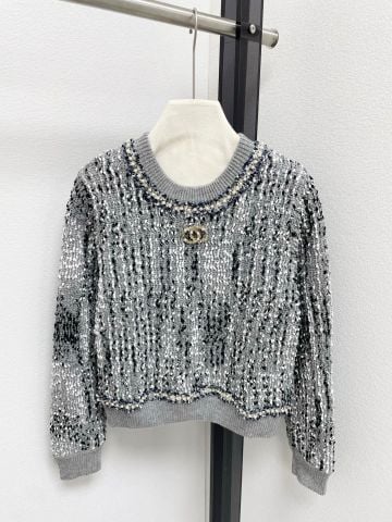 ÁO KHOÁC NỮ CN DẠNG TWEED ÁNH KIM – VIỀN NGỌC TRAI TINH XẢO, NÚT LOGO SANG TRỌNG