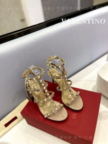 Giày cao gót VALENTINOO*  Rockstud Sandal 8 cm Block-Heel – Biểu tượng thanh lịch & cá tính