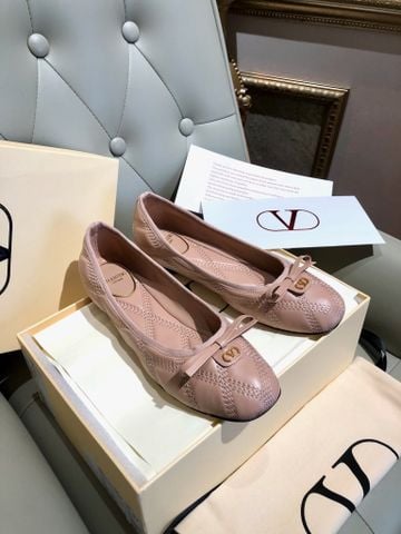 GIÀY BÚP BÊ NỮ V T VLOGO SIGNATURE MŨI VUÔNG PHỐI NƠ DA BÒ GÓT 5MM