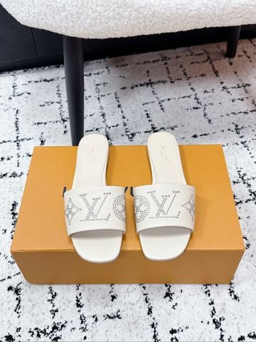 DÉP NỮ L V DÒNG 6AM MULE DA BÒ HẠT ĐÍNH ĐINH LV INITIALES GÓT 5.5CM