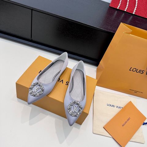 GIÀY BỆT NỮ L V KHÓA LOGO ĐÍNH ĐÁ FULL LẤP LÁNH – PHOM MŨI NHỌN SẮC SẢO