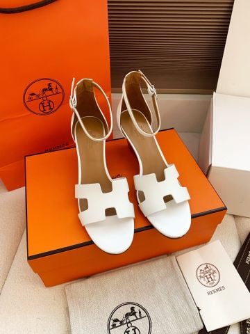 SANDAL CAO GÓT NỮ H M DÁNG WEDGE QUAI CÀI CHỮ H BIỂU TƯỢNG