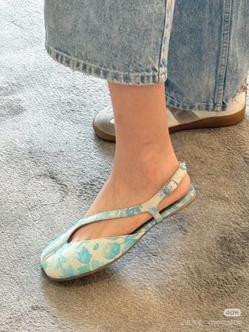 GIÀY TABI NỮ M M DÁNG SLINGBACK MŨI CHIA BIỂU TƯỢNG HỌA TIẾT HOA THANH NHẸ