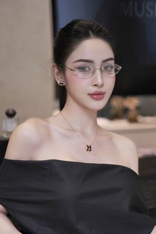 Kính nữ mi.u mi.u*  – Kính Nữ Thời Thượng