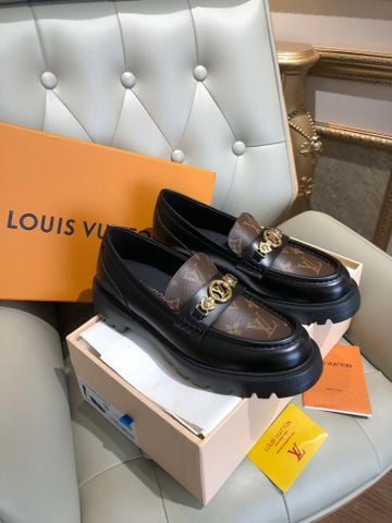 GIÀY LOAFER NỮ L V DISTRICT CHUNKY SOLE PHỐI MONOGRAM
