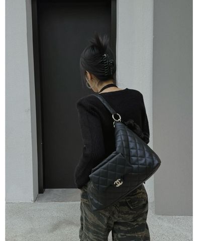 TÚI HOBO NAM NỮ CN 22 DA BÊ LÌ CHẦN MATELASSÉ PHOM MỀM CỠ LỚN