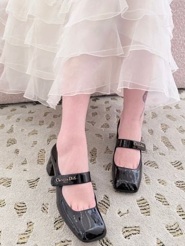 GIÀY CAO GÓT NỮ DR LOLITA MARY JANE MŨI VUÔNG SANG TRỌNG – DÂY ĐEO CHỮ KIM LOẠI