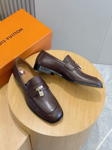 GIÀY LOAFER NAM L*V MAJOR 2025 – KHÓA KIM LOẠI SANG TRỌNG