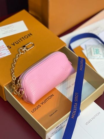 VÍ MINI NỮ L V COSMETIC LIPSTICK POUCH ÉPI LEATHER ROUGE LOUIS DÁNG MINI ĐỰNG SON KÈM DÂY XÍCH