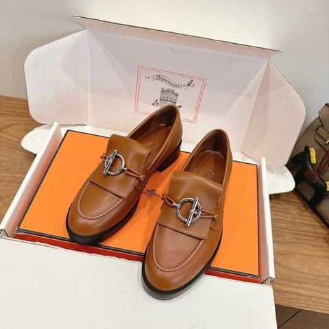 LOAFER NỮ GÓT KHỐI 4,5 CM PHỐI KHÓA CHAÎNE D’ANCRE