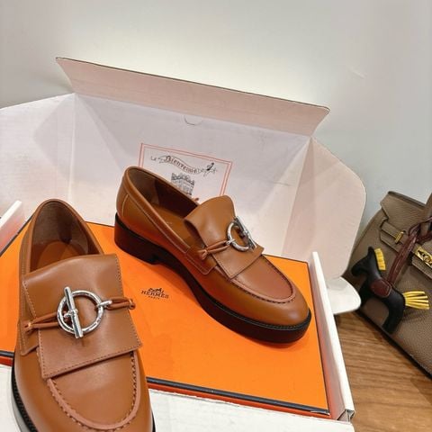 LOAFER NỮ GÓT KHỐI 4,5 CM PHỐI KHÓA CHAÎNE D’ANCRE