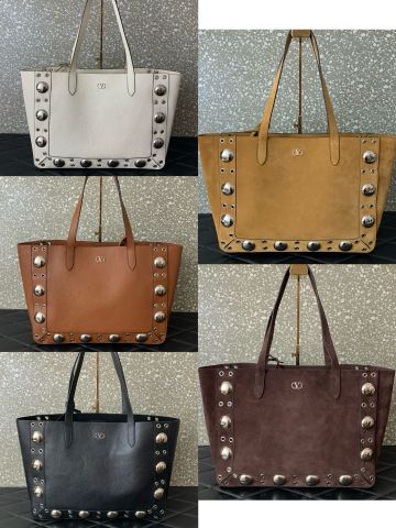 Túi xách nữ VALENTINOO*  — dòng NELLCOTE Rockstud Tote