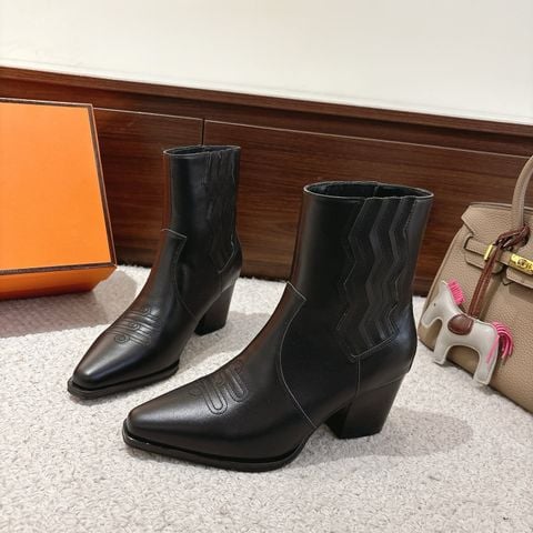 BOOT NỮ HERM VEGAS MŨI NHỌN GÓT VỪA DỄ ĐI DA ĐEN TINH TẾ