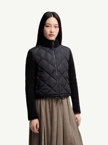 ÁO CARDIGAN PHAO NỮ M C SQUARE-QUILTED PADDED WOOL ZIP-UP – THÂN CHẦN Ô VUÔNG, TAY LEN MERINO, 90% LÔNG TƠ NGỖNG