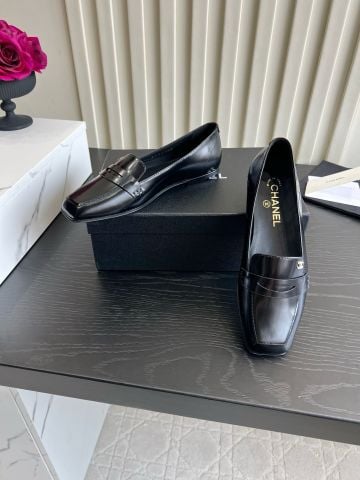 GIÀY LOAFER NỮ C N MŨI VUÔNG DA BÓNG