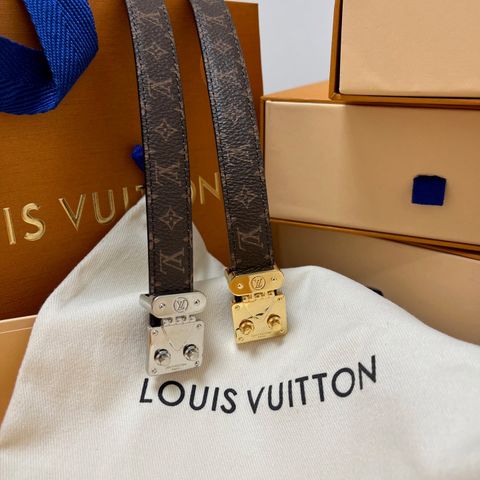 THẮT LƯNG NỮ L*V  MONOGRAM 2 MẶT BẢN NHỎ KHÓA THÉP BẠC SIÊU THANH LỊCH