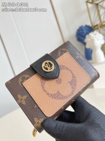Ví nữ L*V  Juliette Monogram Giant Reverse