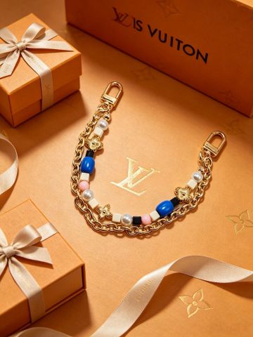 PHỤ KIỆN TREO TÚI NỮ L V BAG CHARM CHUỖI NGỌC TRAI PHỐI HẠT MÀU & MONOGRAM FLOWER
