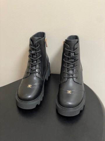 BOOT NỮ CN PHIÊN BẢN 25A – FORM MARTIN LACE-UP SANG GỌN, ĐẾ CAO SU ĐÚC RĂNG CƯA CÁ TÍNH