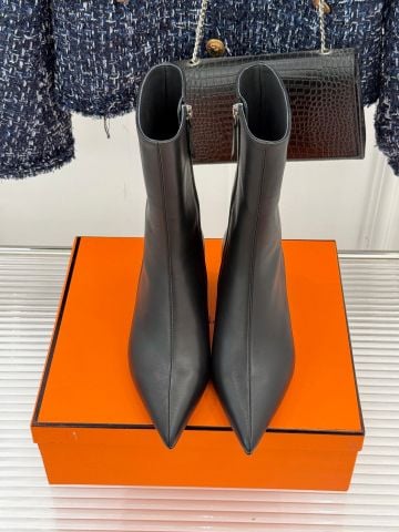 BOOT NỮ H M MŨI NHỌN RETRO – GÓT TRỤ VỮNG DÁNG, TÔN CHÂN THON GỌN