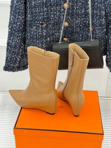 BOOT NỮ H M MŨI NHỌN RETRO – GÓT TRỤ VỮNG DÁNG, TÔN CHÂN THON GỌN