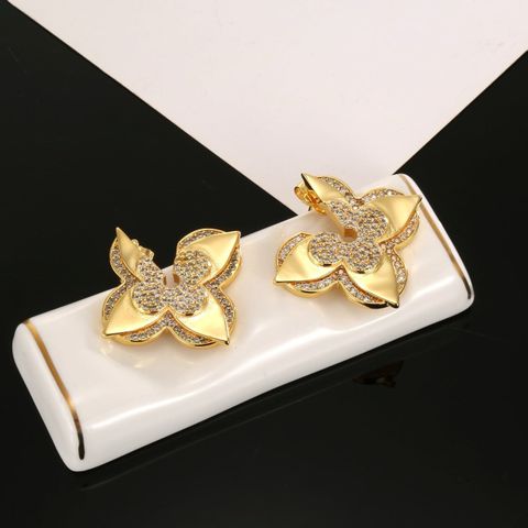 BÔNG TAI NỮ L V MONOGRAM FLOWER PAVÉ – PHOM HOA 4 CÁNH NỔI KHỐI, VIỀN ĐÍNH ĐÁ SÁNG LẤP LÁNH