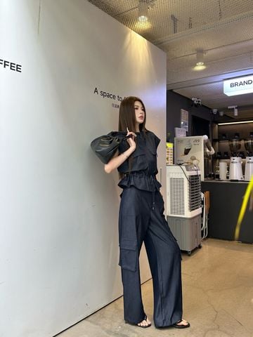SET NỮ L P UTILITY CHIC GILET ĐỨNG CỔ PHỐI QUẦN CARGO ỐNG SUÔNG CHẤT LIỆU TENCEL MỀM RỦ CAO CẤP